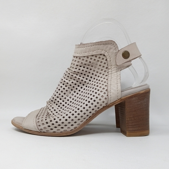 Bueno Udo Dress Sandals, White/Cream, Women's Size EU 37/ US 6.5-7 - Picture 1 of 12